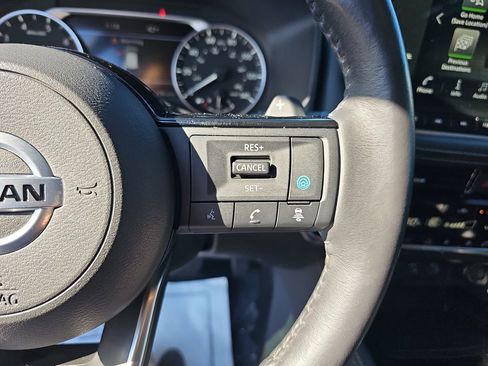 Used 2021 Nissan Rogue SL w/ Premium Package image 23