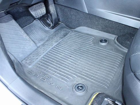 Used 2023 Toyota Crown Limited image 24