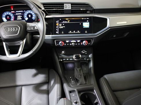 Certified 2025 Audi Q3 2.0T Premium w/ Convenience Package image 21