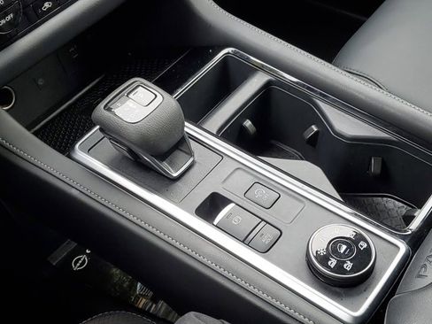 Certified 2025 Nissan Pathfinder SL image 20