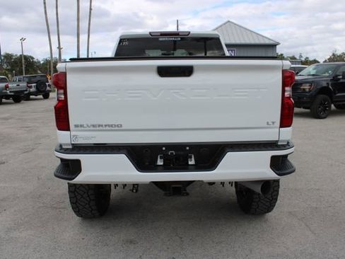 Used 2022 Chevrolet Silverado 2500 LT w/ Convenience Package image 9