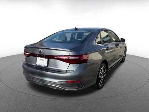 Used 2025 Volkswagen Jetta SE image 14