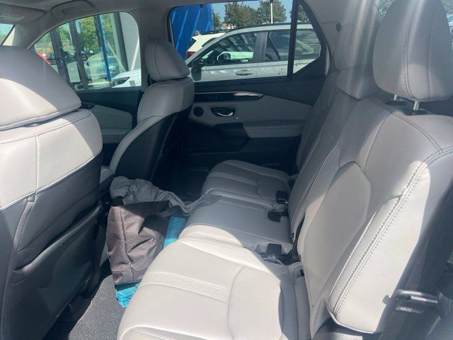 Used 2023 Honda Pilot Touring image 11