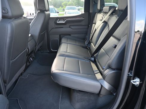 Used 2025 GMC Sierra 1500 SLT RWD image 32