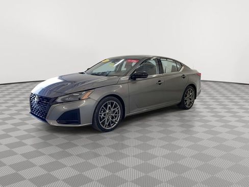 Certified 2024 Nissan Altima 2.0 SR image 6