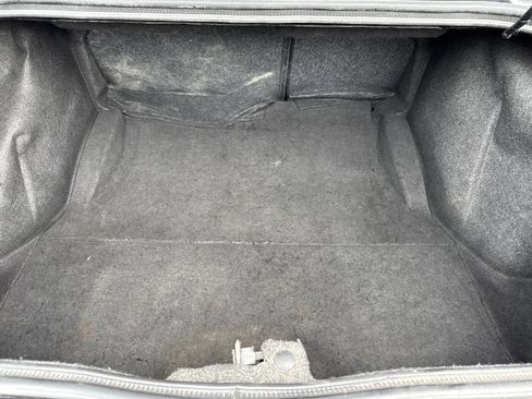Used 2015 Dodge Challenger SXT RWD image 17