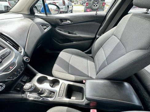 Used 2017 Chevrolet Cruze LT FWD image 23