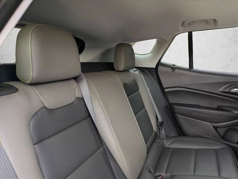 Used 2025 Chevrolet Trax ACTIV w/ Sunroof Package FWD image 20
