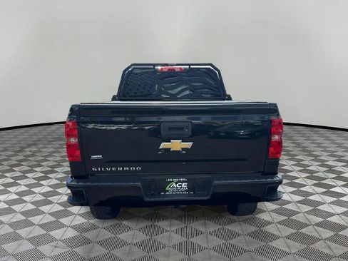 Used 2017 Chevrolet Silverado 1500 Custom w/ Custom Convenience Package AWD/4WD image 6
