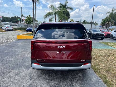 Used 2026 Kia Carnival EX FWD image 6