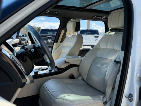 Used 2019 Land Rover Range Rover Long Wheelbase Supercharged image 16