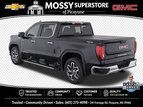 Used 2022 GMC Sierra 1500 SLT w/ SLT Premium Plus Package AWD/4WD image 3