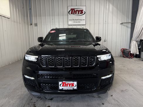 Used 2025 Jeep Grand Cherokee L Summit w/ Advanced Protech Group IV AWD/4WD image 18