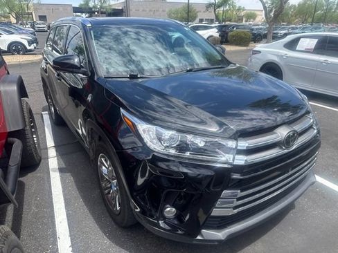Used 2018 Toyota Highlander Limited Platinum AWD/4WD image 10