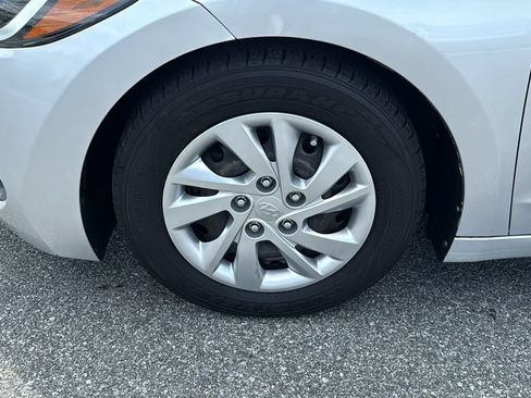 Used 2018 Hyundai Elantra SE FWD image 10