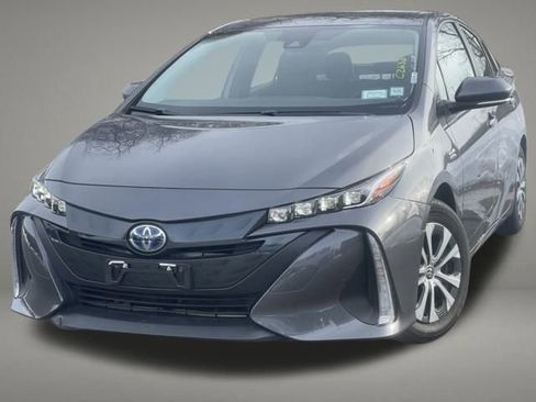Used 2022 Toyota Prius Prime LE image 32