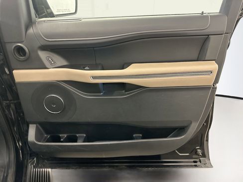 Used 2024 Ford Expedition Max XLT image 35