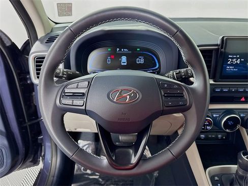 Certified 2024 Hyundai Venue Limited image 15