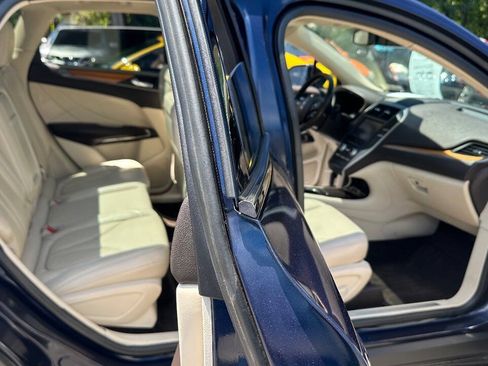 Used 2015 Lincoln MKC AWD w/ Equipment Group 102A Reserve image 8