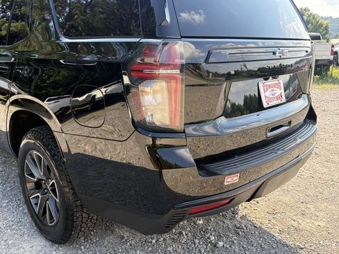 Used 2023 Chevrolet Tahoe Z71 w/ Luxury Package AWD/4WD image 31