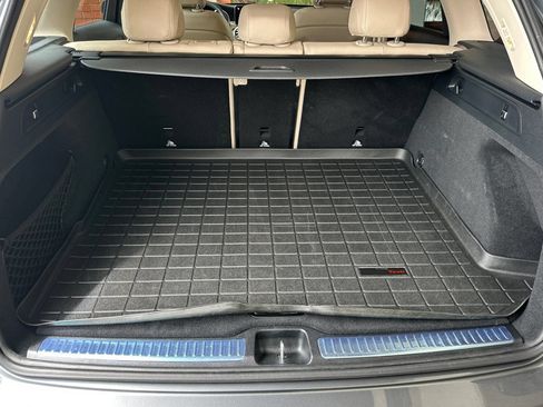 Certified 2022 Mercedes-Benz GLC 300 w/ Premium Package Lite image 20