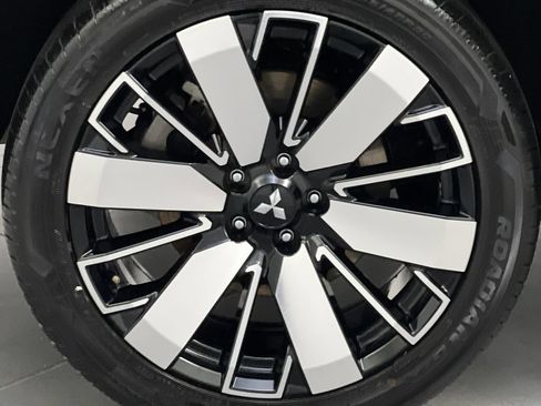 Used 2025 Mitsubishi Outlander SE FWD image 78