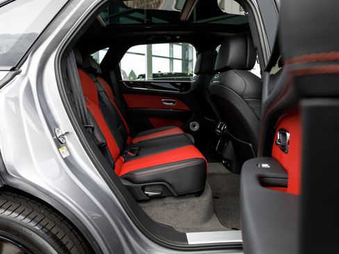 New 2026 Bentley Bentayga AWD/4WD image 38