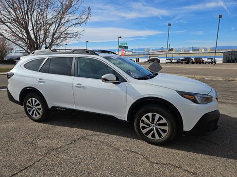 Certified 2022 Subaru Outback Premium w/ Popular Package #1 image 2