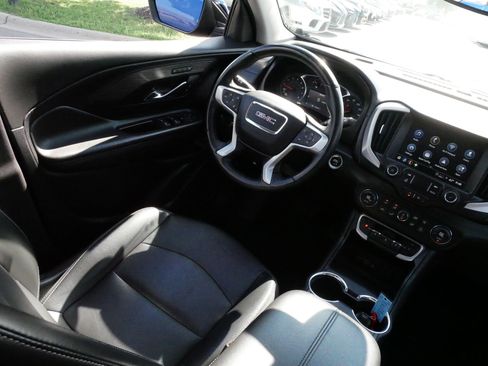 Used 2023 GMC Terrain SLT AWD/4WD image 9