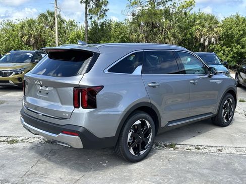 New 2026 Kia Sorento EX AWD/4WD image 5