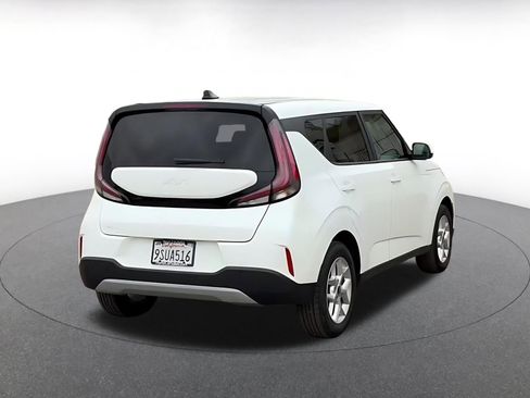 Used 2025 Kia Soul LX w/ LX Technology Package image 14