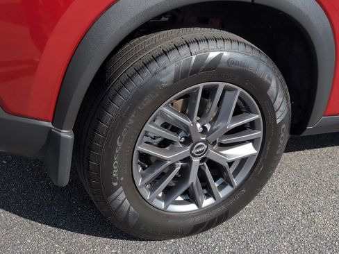 Used 2023 Nissan Rogue S image 28