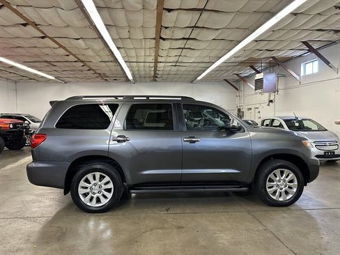 Used 2014 Toyota Sequoia Platinum image 2