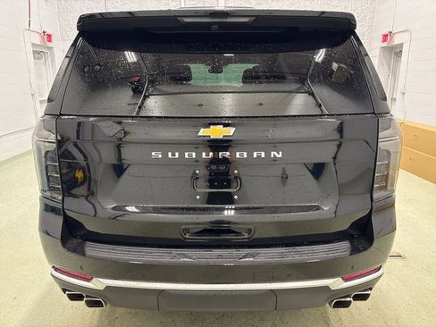 Used 2026 Chevrolet Suburban High Country AWD/4WD image 5