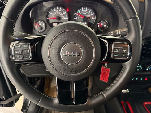 Used 2016 Jeep Wrangler Unlimited Sahara AWD/4WD image 11