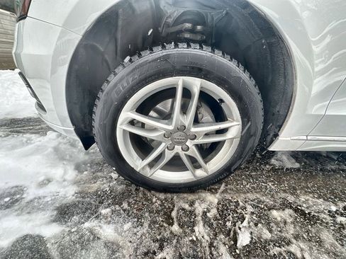 Used 2017 Audi Q5 2.0T Premium Plus w/ Technology Package image 16