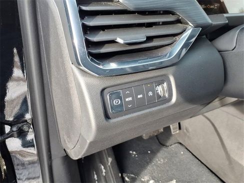 Used 2025 GMC Acadia Elevation image 20