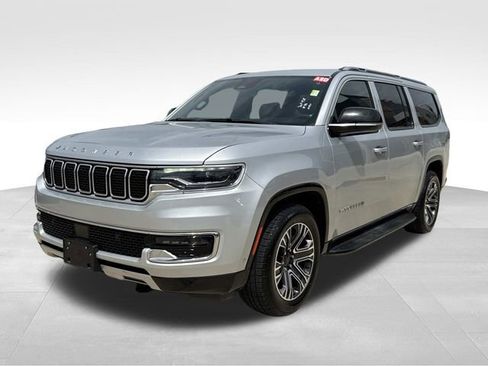 Used 2024 Jeep Wagoneer L Series II w/ Flexible Seating Group RWD image 4