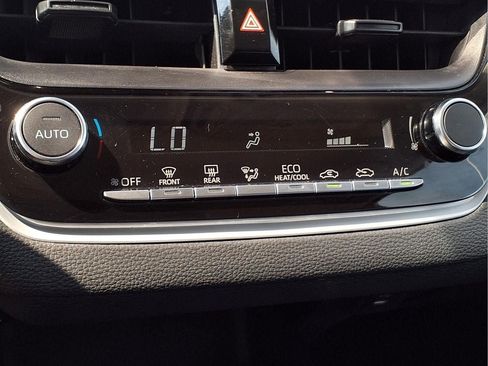 Used 2025 Toyota Corolla LE FWD image 16