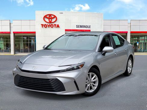Used 2025 Toyota Camry LE FWD image 1