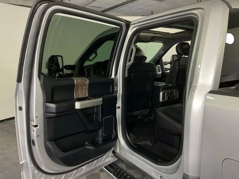 Used 2017 Ford F250 Lariat w/ Lariat Ultimate Package image 39