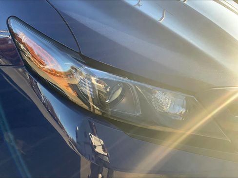 Used 2023 Toyota Camry SE image 32