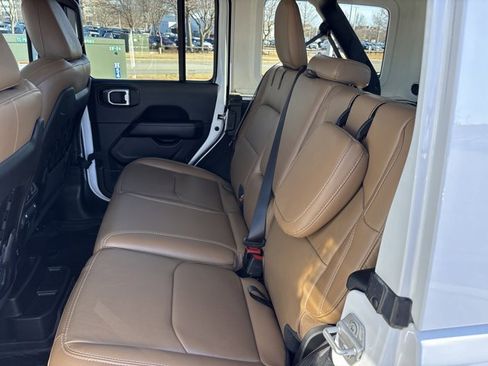 Used 2022 Jeep Wrangler Unlimited Rubicon 4xe w/ Cold Weather Group image 20