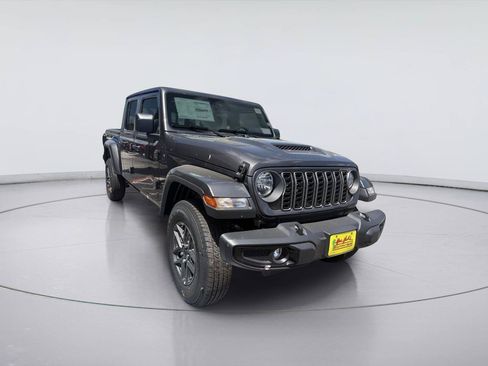 Used 2025 Jeep Gladiator Sport AWD/4WD image 1