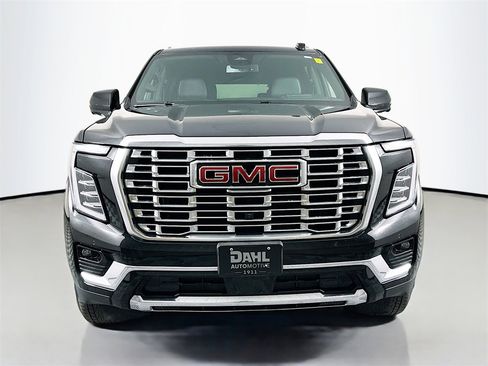 Used 2025 GMC Yukon XL Denali image 2
