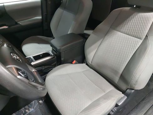 Used 2022 Toyota Tacoma SR5 w/ SR5 Appearance Package (SM) image 13