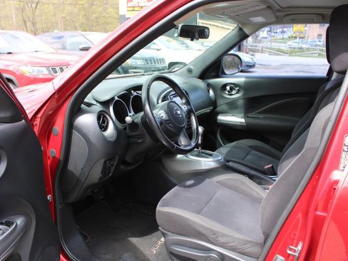 Used 2011 Nissan Juke SV w/ Interior Illumination Pkg image 24