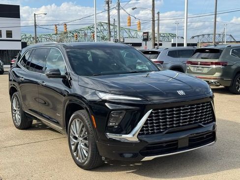 Used 2025 Buick Enclave Avenir w/ Super Cruise Package AWD/4WD image 8