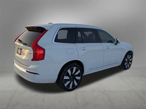 Used 2025 Volvo XC90 T8 Plus w/ Protection Package Premier image 8