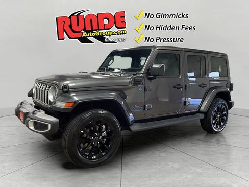 Used 2025 Jeep Wrangler Unlimited Sahara AWD/4WD image 1